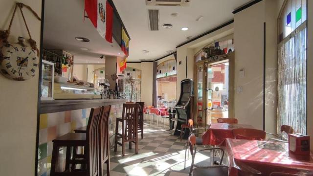 Interior del bar.