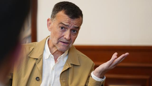 Antonio Maíllo, líder de IU, durante su entrevista con EL ESPAÑOL.