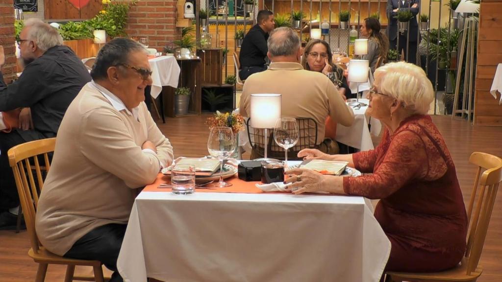 Momento de la cita entre Paz y Cristina, en 'First Dates'