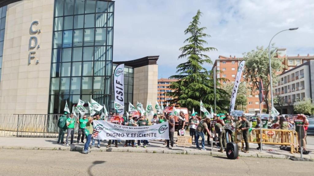 Concentración de CSIF por la falta de operativos ante el operativo de incendios