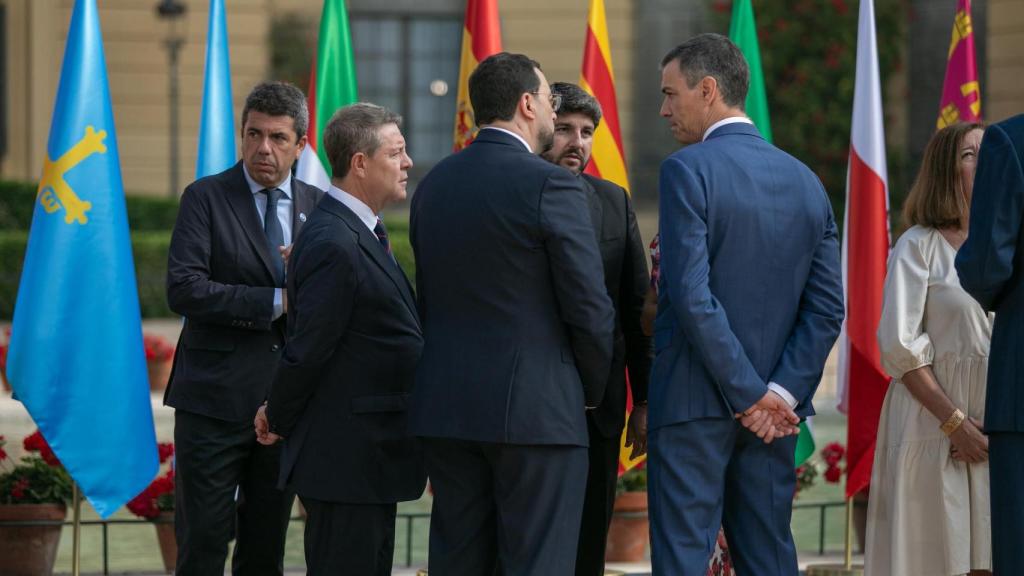 Page y Sánchez, junto a los presidentes autonómicos de Murcia, Comunidad Valenciana y Asturias
