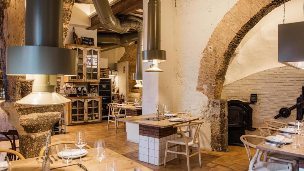 El interior del restaurante Arre, ubicado en un antiguo horno moruno.