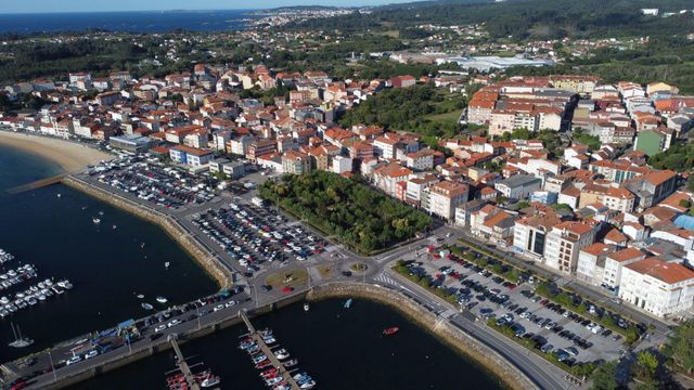 Fachada marítima de A Pobra do Caramiñal.