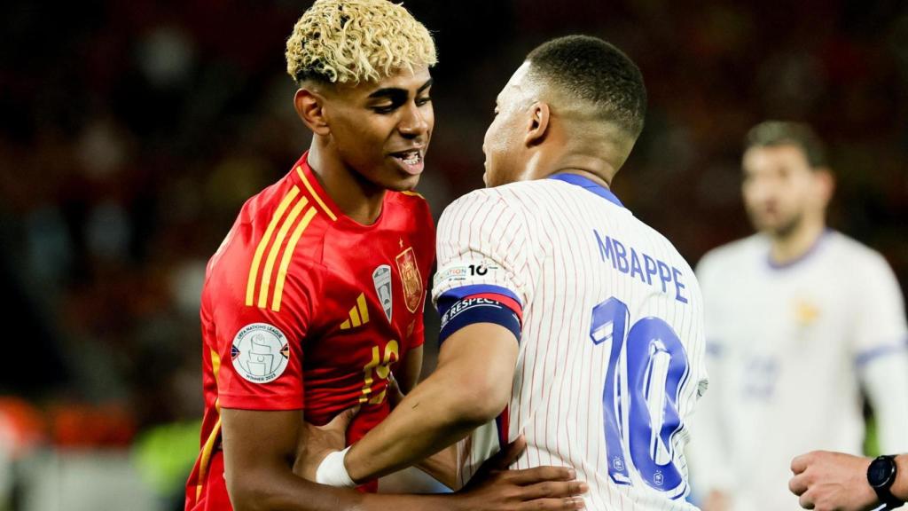 Lamine Yamal y Mbappé, durante el España - Francia