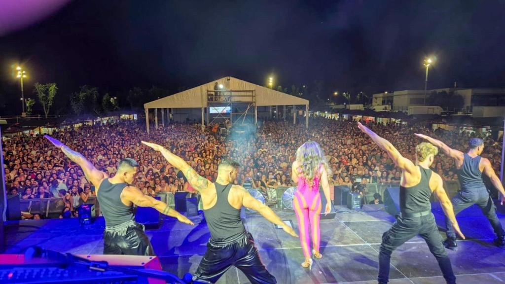 Melody llenó el recinto ferial de La Solana.