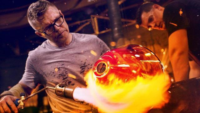 'Soplado a fuego', de título original 'Blown Away', llegará a Mega próximamente.