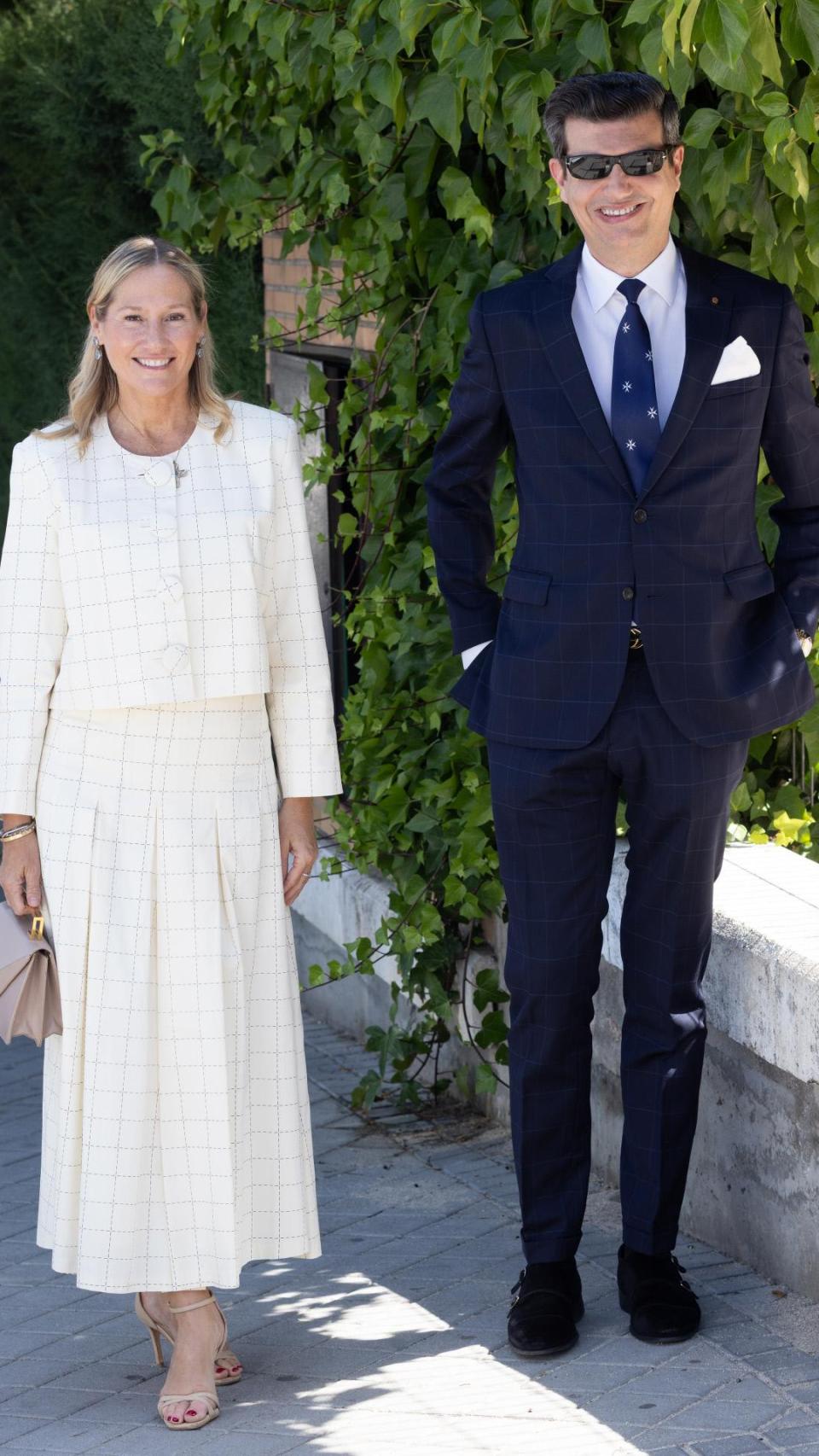 Fiona Ferrer y Daniel San Martín, padrinos de bautismo de Flavia, la hija de Olivia de Borbón y Julián Porras-Figueroa.