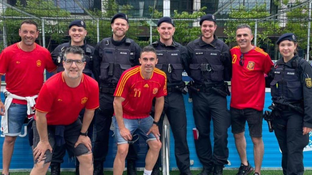 Los policías españoles con los alemanes tras el robo