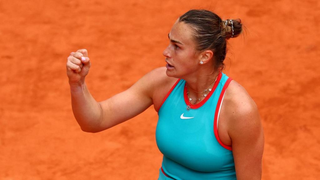 Sabalenka celebra el punto con el que ganó el primer set.