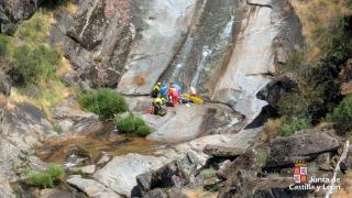 El rescate de la joven herida tras una caída en unas cascadas de Ávila