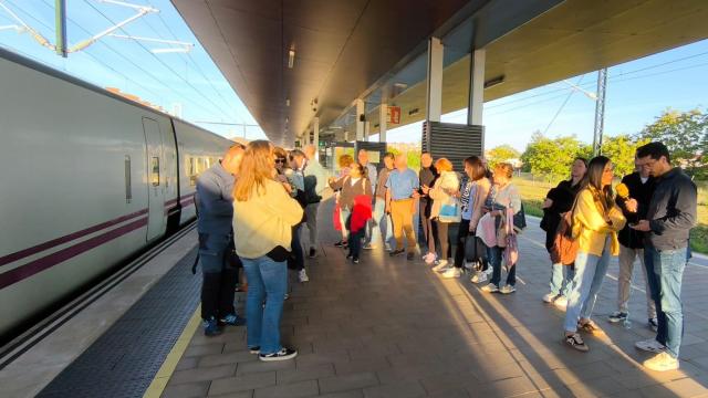 Viajeros del AVE en Sanabria