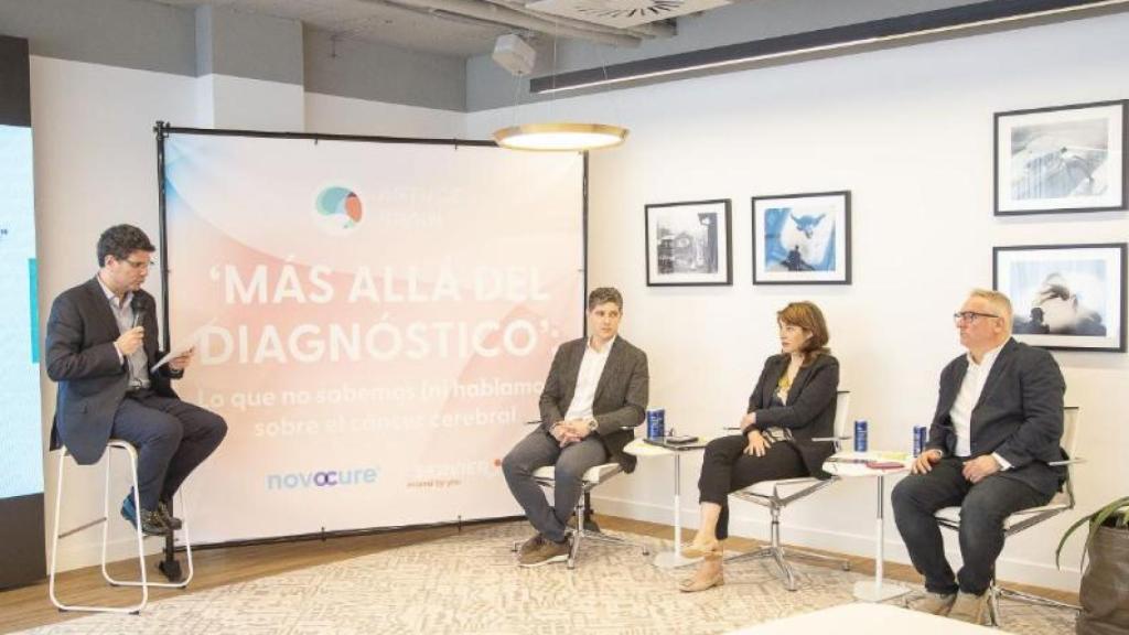 El doctor Juan Manuel Sepúlveda moderó la mesa médico-investigadora.