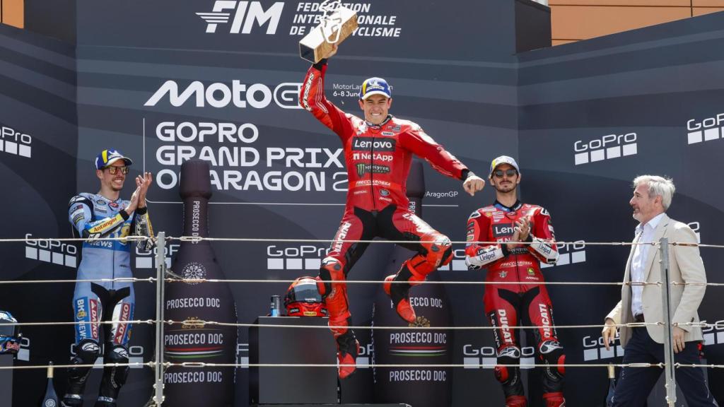 Marc Márquez celebra su victoria en el Gran Premio de Aragón en Alcañiz