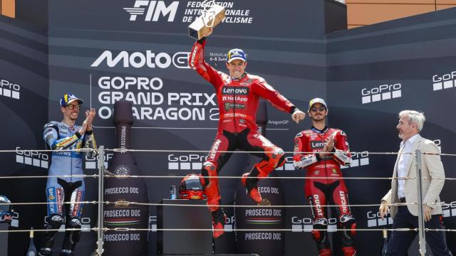 Marc Márquez celebra su victoria en el Gran Premio de Aragón en Alcañiz