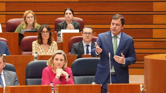 El presidente de la Junta, Alfonso Fernández Mañueco, durante el último pleno de las Cortes de Castilla y León