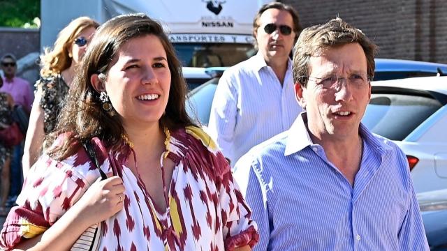 Teresa Urquijo y José Luis Martínez-Almeida en Las Ventas.