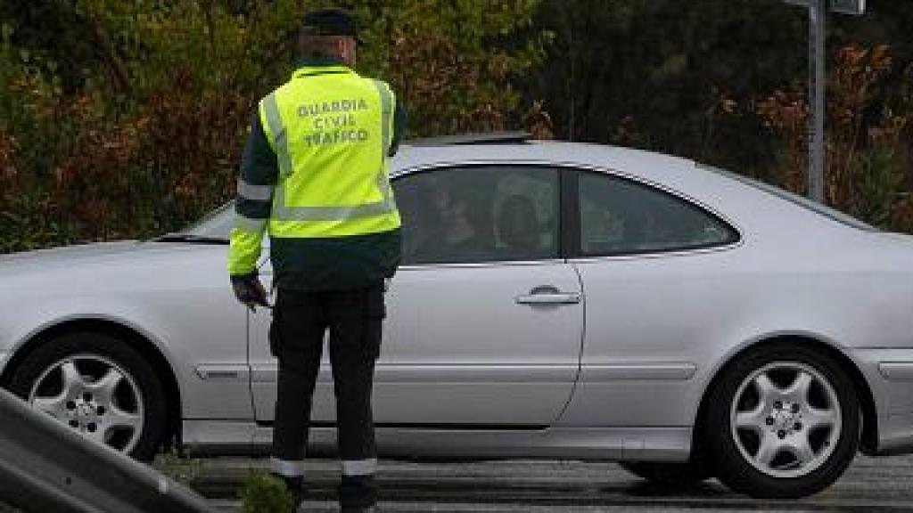La Guardia Civil controlando el tráfico.