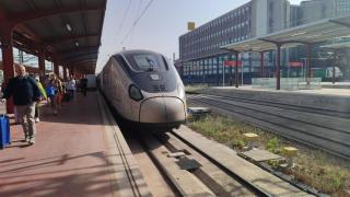 Primer tren que ha realizado el trayecto Vigo-Madrid en menos de 4 horas.