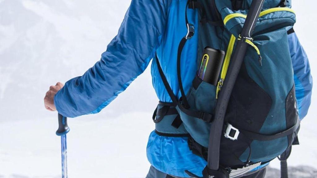 ¿Eres más de playa o de montaña? Este altavoz Bluetooth rebajado viaja contigo vayas donde vayas