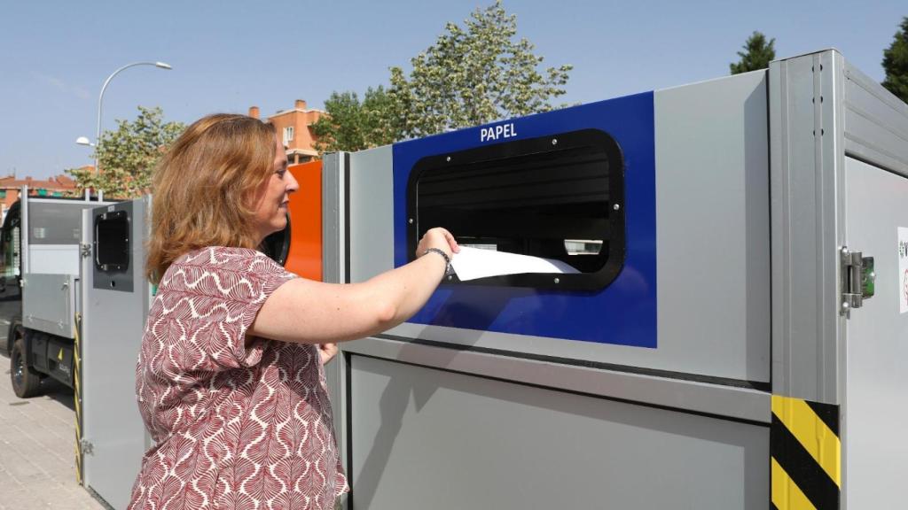 La concejal de Obras, Servicios y Parques y Jardines, Loreto Molina.