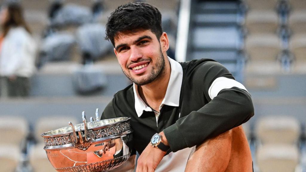 Carlos Alcaraz en Roland Garros el 8 de junio de 2025.