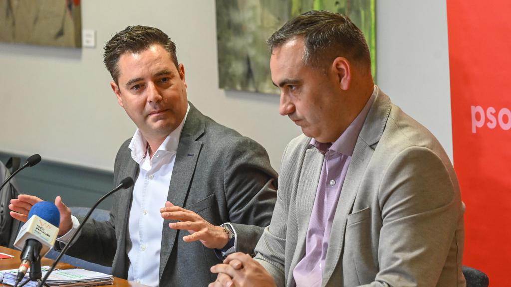 El secretario de Organización del PSOECyL, Daniel de la Rosa, y su homólogo del PSOE de Burgos, Álvaro Morales, en una reunión el pasado 4 de junio