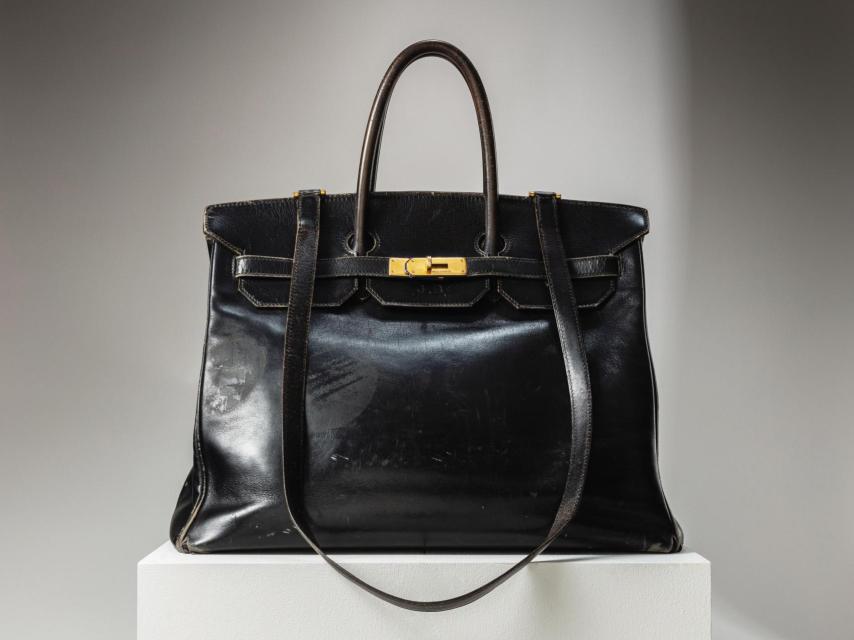 El Birkin de Hermès de la actriz Jane Birkin, expuesto en Nueva York.