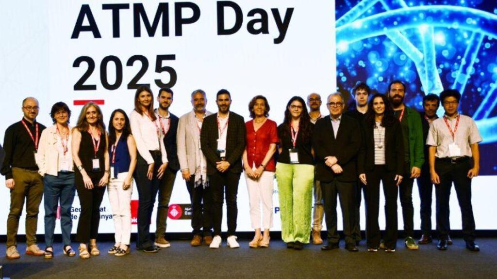 Los responsables del proyecto, junto con los equipos de las seis startups seleccionadas.