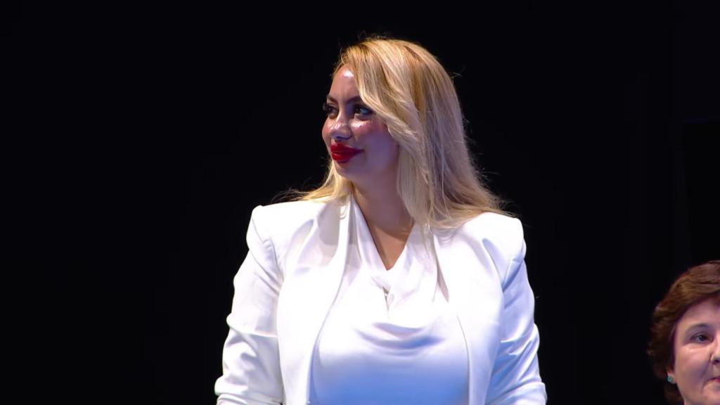 La directora territorial de la Fundación Secretariado Gitano en la Región de Murcia, Sara Cortés, este lunes en el Teatro Romea.