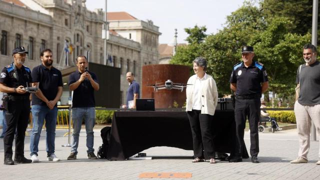 La Policía Local de Pontevedra estrena un dron que ayudará en accidentes, emergencias y eventos