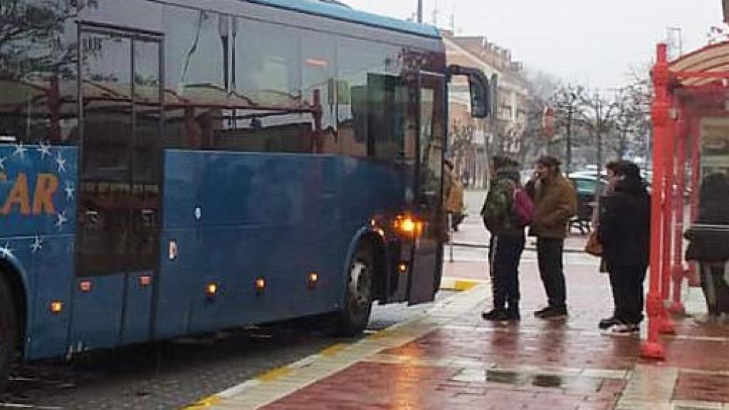 Línea de autobús que va de Tudela de Duero a Valladolid
