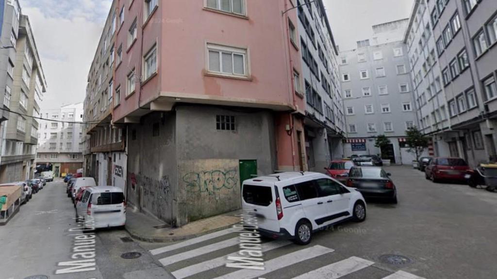 Tramo de la calle Manuel Deschamps de A Coruña, con la parte sin salida a la derecha.