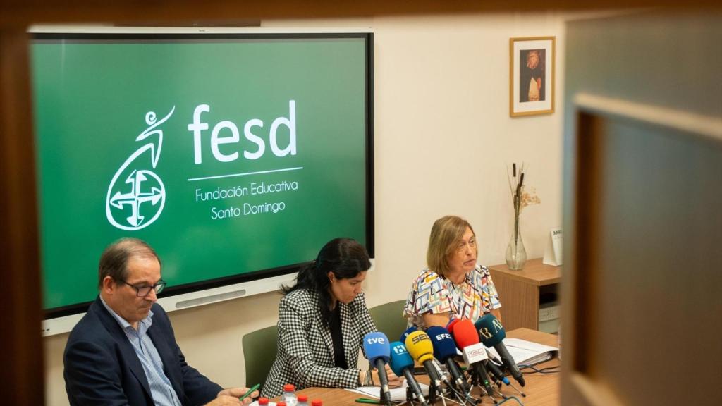 Rueda de prensa de la directora general del equipo de gestión de la Fundación Educativo Santo Domingo (FESD). EP
