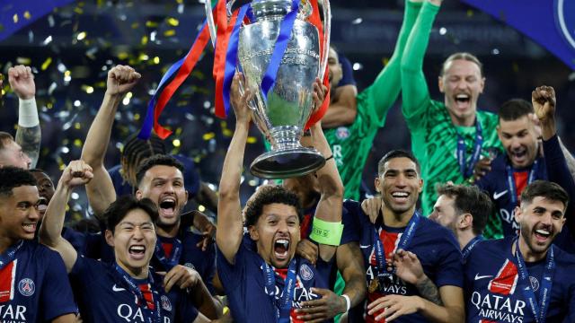 Los jugadores del PSG celebran su victoria en la final de la Champions.