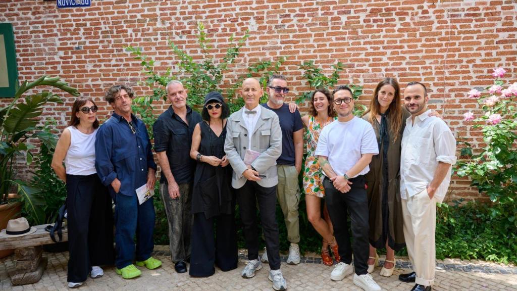 Foto de familia durante la presentación.