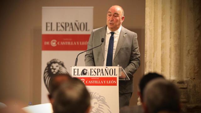 El presidente de la Diputación de Segovia, Miguel Ángel de Vicente, inaugura el foro 'Envejecimiento, inmigración y sostenibilidad: los desafíos municipales de Castilla y León'