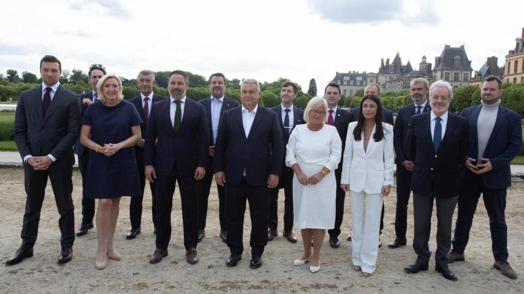 Dirigentes de Patriots este domingo en Fontainebleau.