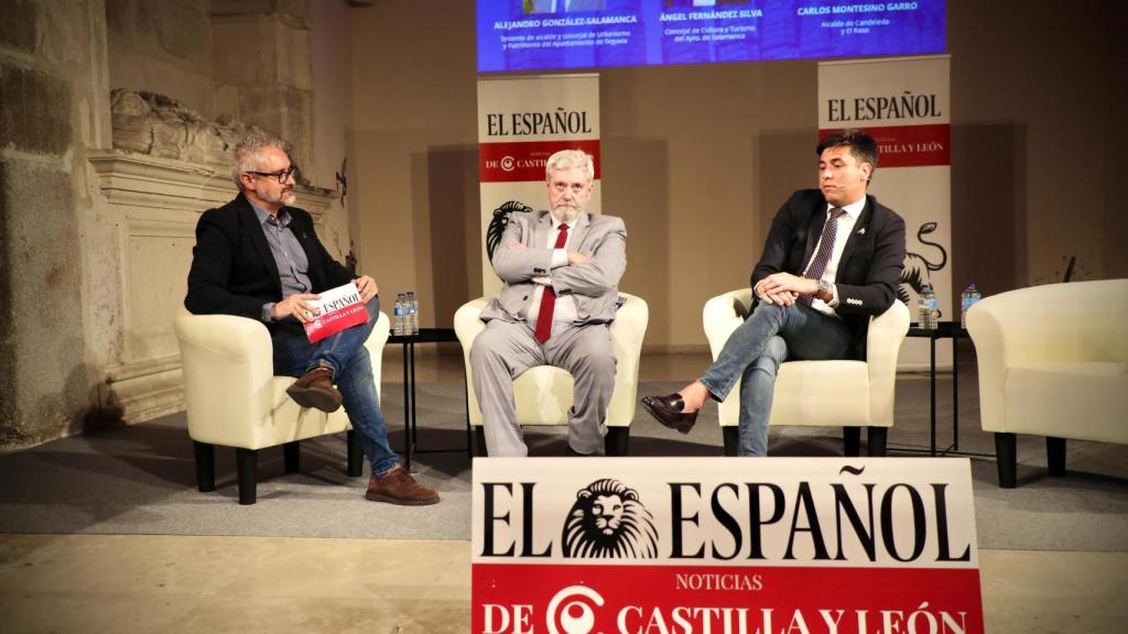 El jefe de sección de El Español - Noticias de Castilla y León, Chuchi Fernández; segundo teniente de alcalde y concejal de Urbanismo y Patrimonio del Ayuntamiento de Segovia, Alejandro González-Salamanca; y el alcalde de Candeleda y El Raso, Carlos Montesino