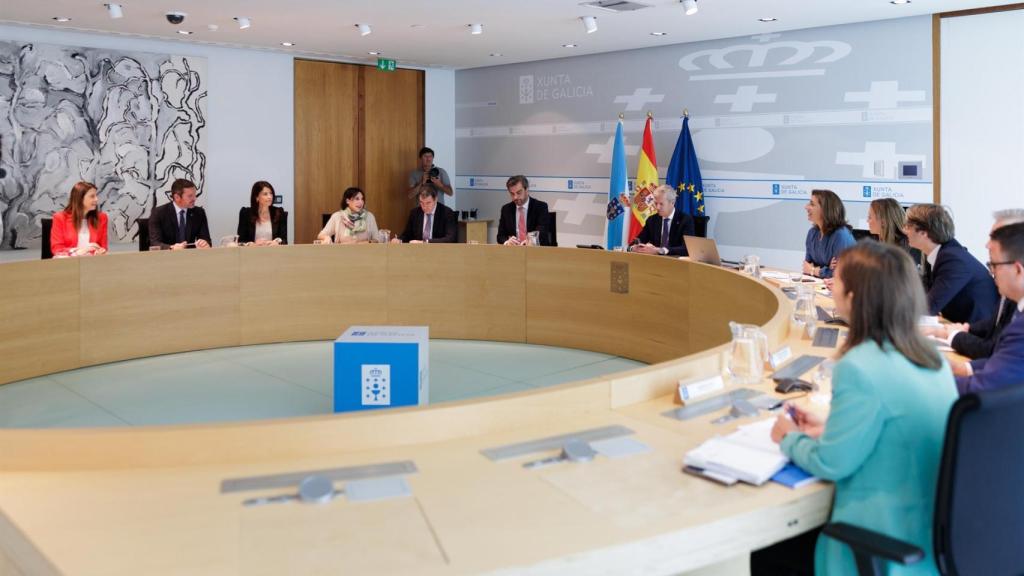 El titular del Ejecutivo gallego, Alfonso Rueda, preside la reunión del Consello de la Xunta de Galicia