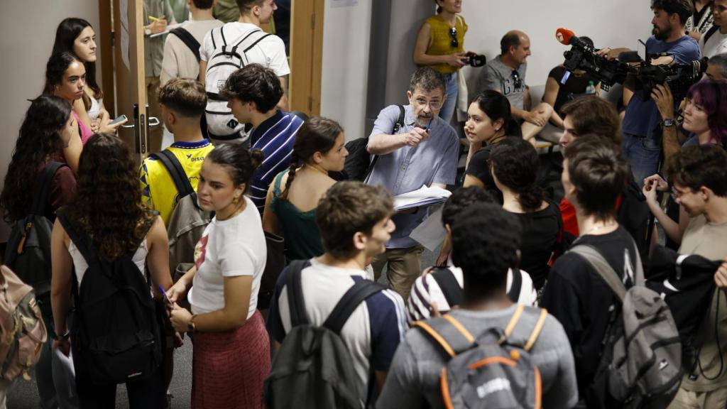 Primera jornada de la Selectividad (PAU) en Valencia este 2025. Efe / Biel Aliño