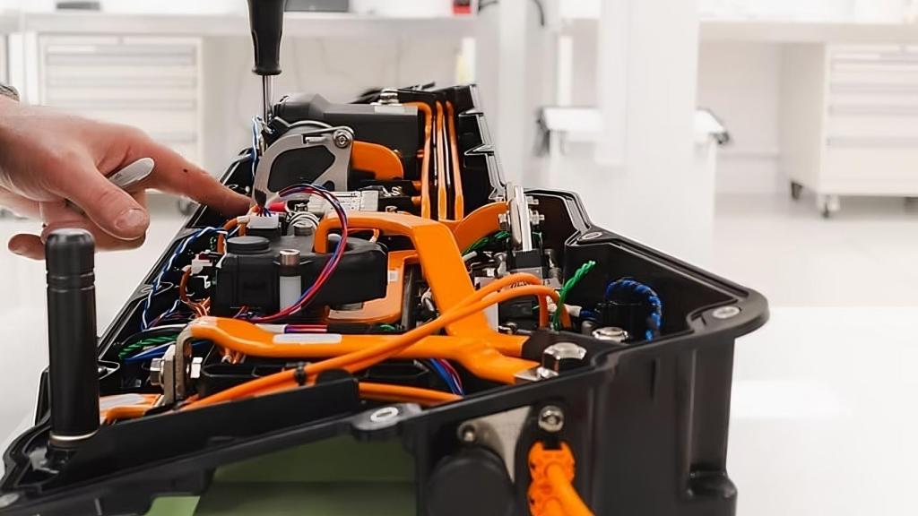 Interior de una de las baterías de RLM Group