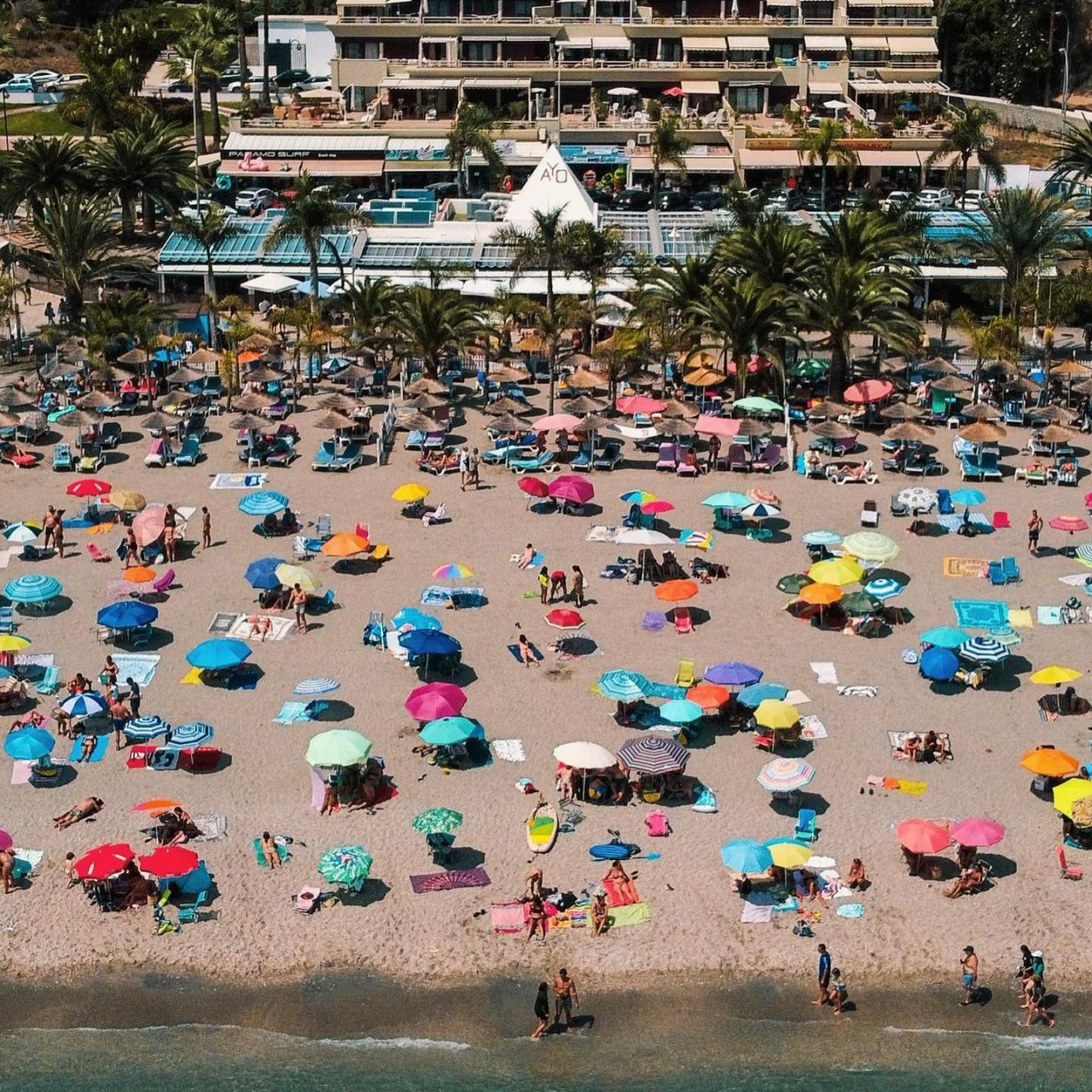 Vistas aéreas del Chiringuito Ayo en la playa de Burriana.