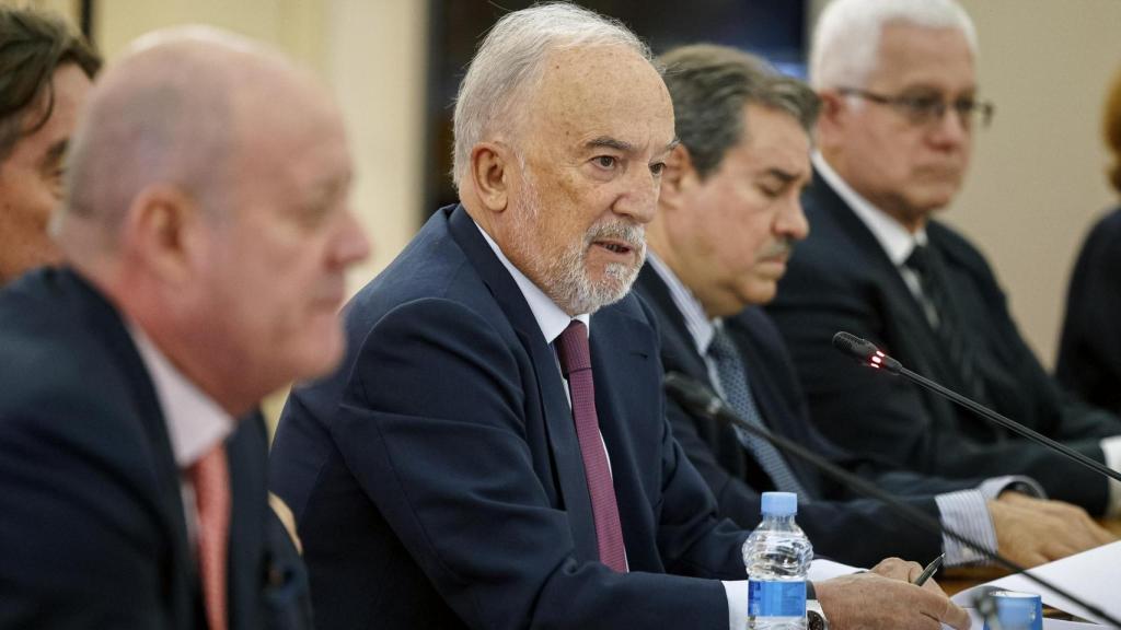 El director de la Real Academia de la Lengua Española, Santiago Muñoz Machado, participa en la presentación este martes en el Instituto Cervantes en Madrid del X Congreso Internacional de la Lengua Española (CILE), que tendrá lugar en Arequipa (Perú) del 14 al 17 de octubre de 2025. Foto: Daniel González / EFE