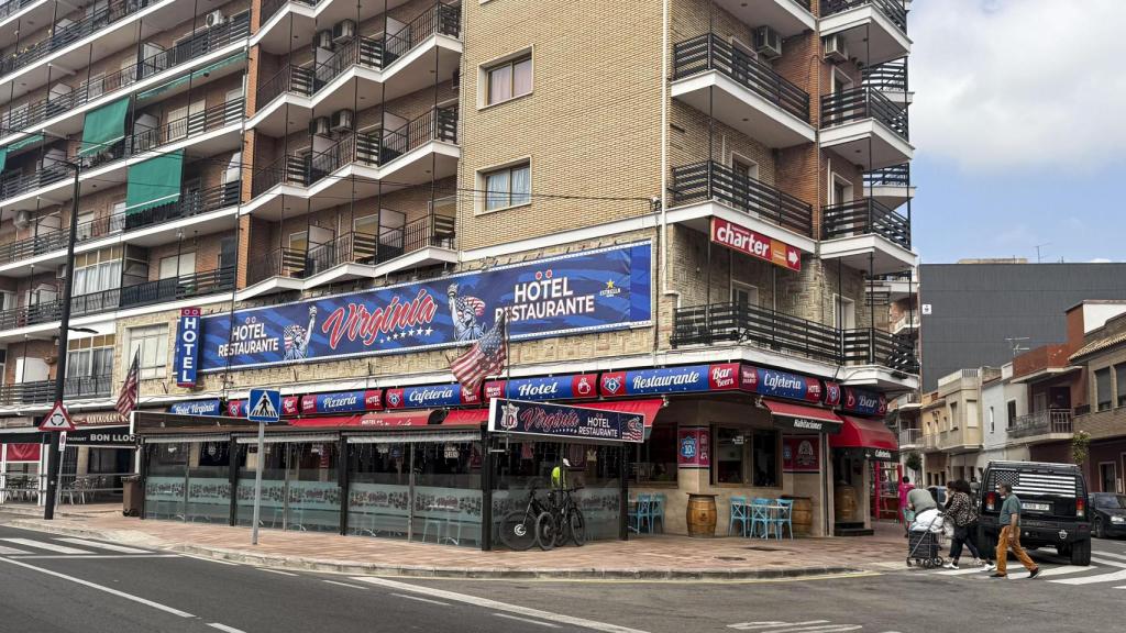 En la imagen el restaurante de Favara donde se produjeron los hechos. Efe / Raquel Segura