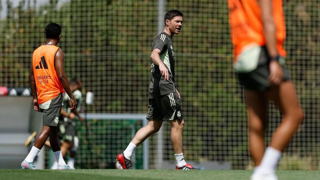 Xabi Alonso, durante uno de sus primeros entrenamientos con el Real Madrid