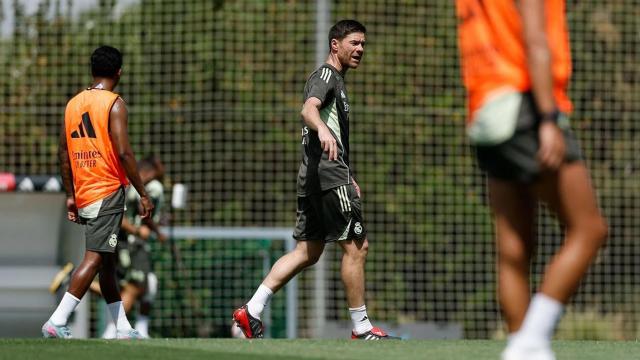 Xabi Alonso, durante uno de sus primeros entrenamientos con el Real Madrid