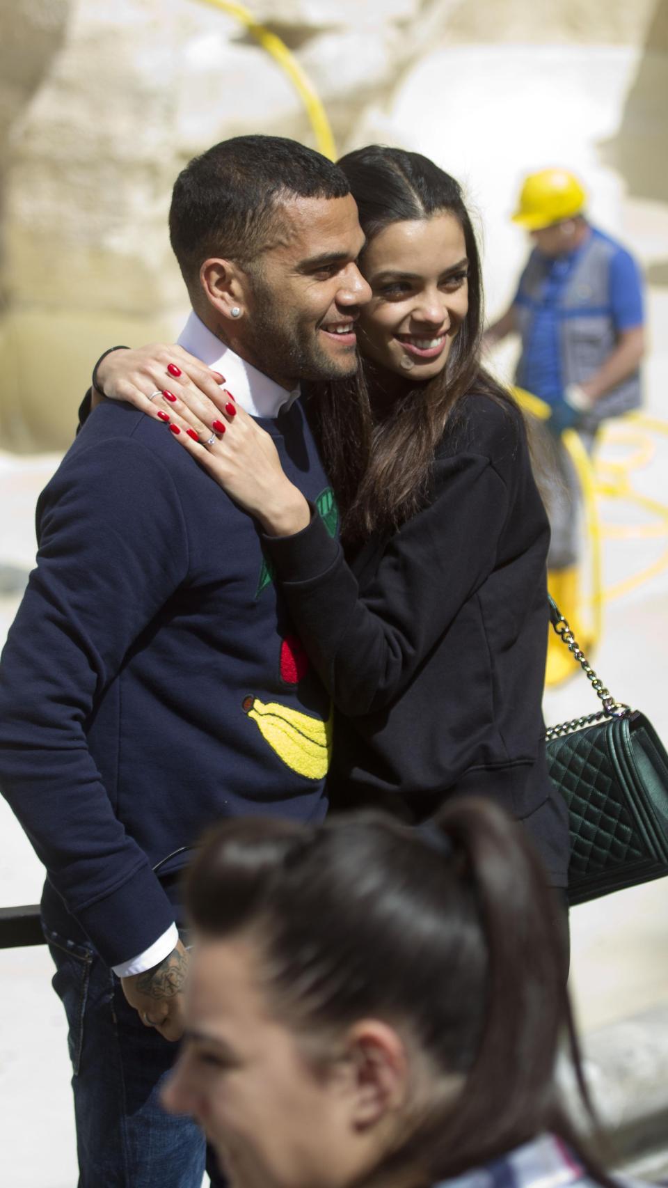 Dani Alves y Joana Sanz, en una fotografía tomada en 2016.