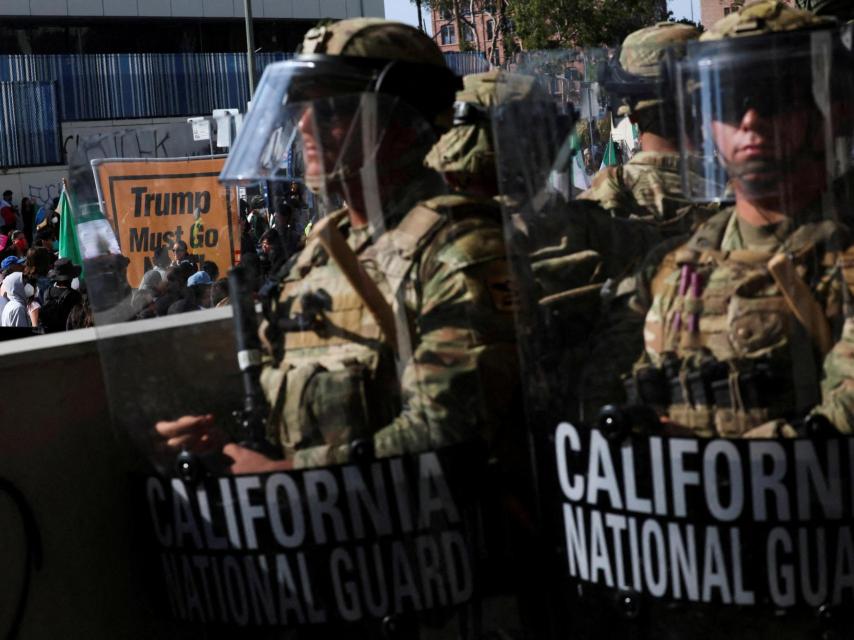 Miembros de la Guardia Nacional, ayer, en Los Ángeles.