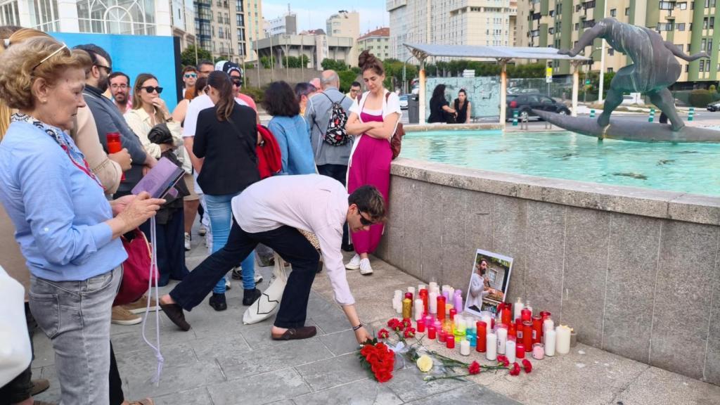A Coruña despide al activista Rubén Alexandre con una emotiva vigilia
