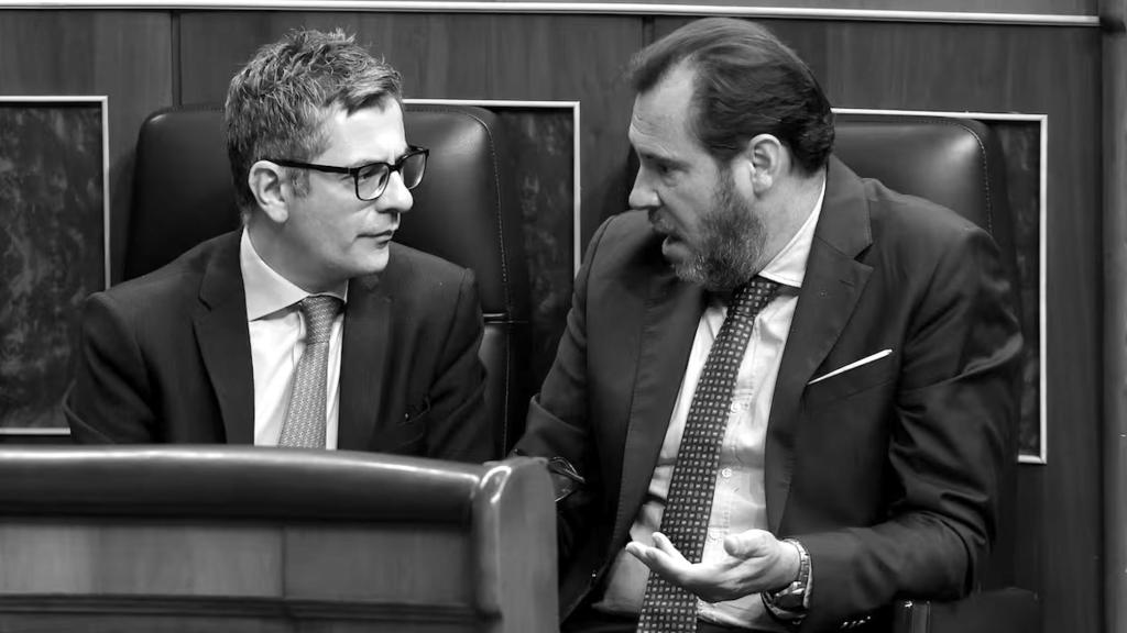 Félix Bolaños junto a Óscar Puente en el Congreso de los Diputados.